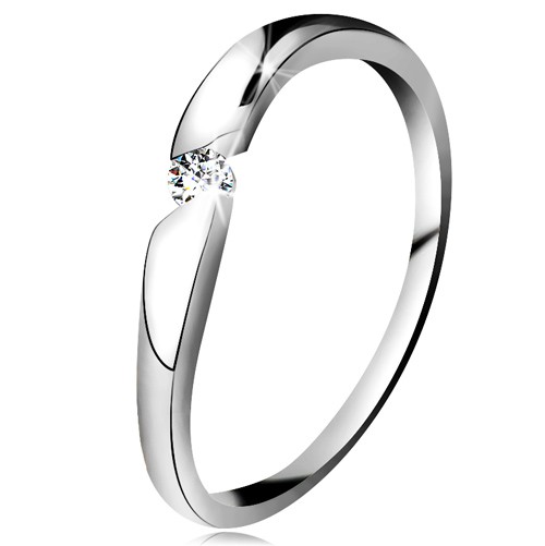 Diamantový prsteň z bieleho 14K zlata - briliant čírej farby v šikmom výreze BT180.57/63 - Veľkosť: 60 mm