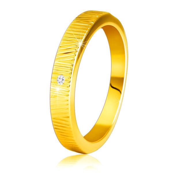 Prsteň zo žltého 14K zlata - jemné ozdobné zárezy