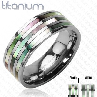 Titánový prsteň s troma perleťovými pruhmi v dúhových odtieňoch D7.8 - Veľkosť: 70 mm