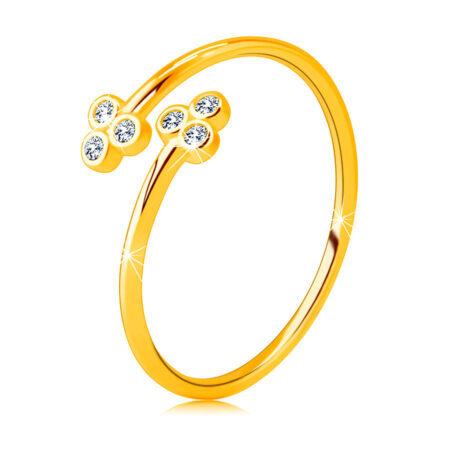 Zlatý 375 prsteň s úzkymi ramenami - dva trojlístky s čírymi okrúhlymi zirkónikmi S4GG246.37/42 - Veľkosť: 56 mm